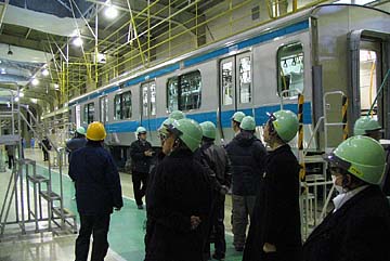 新津車両製作所でのE233系電車の製造