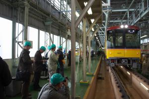中野検車区内の撮影会風景